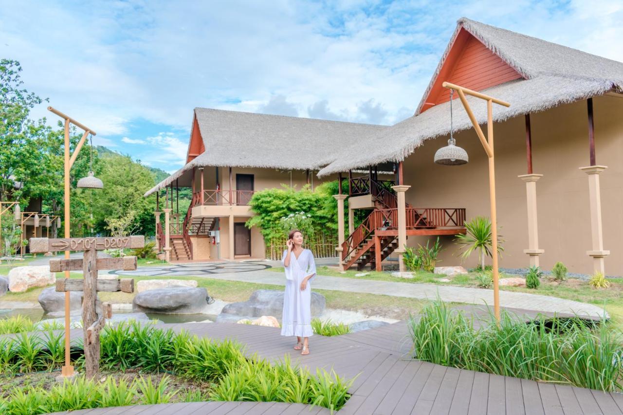Recall Isaan Isan Concept At Khaoyai Sha Extra Plus Mu Si Exterior foto